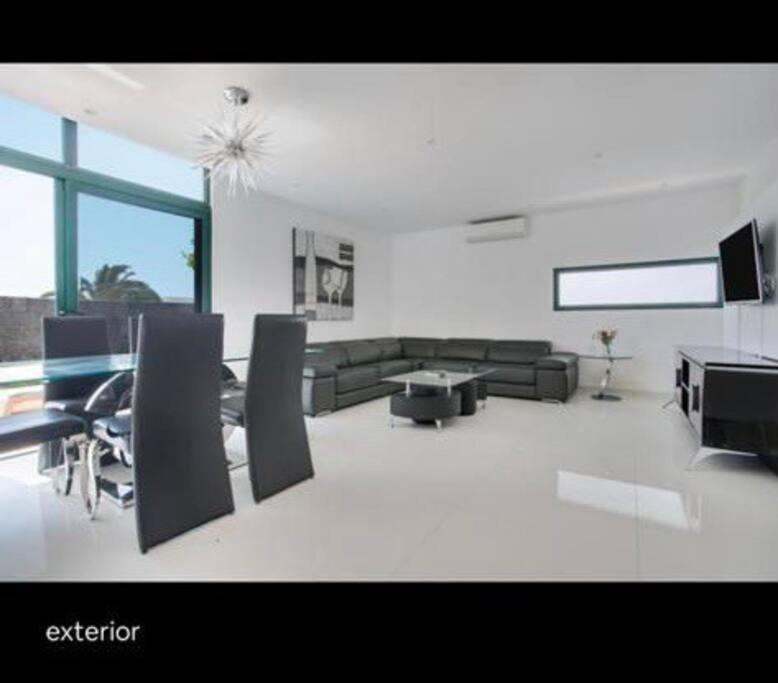 Spacious Private Villa & Private Heated Pool - Villa Sunshine Коста-Тегисе Экстерьер фото